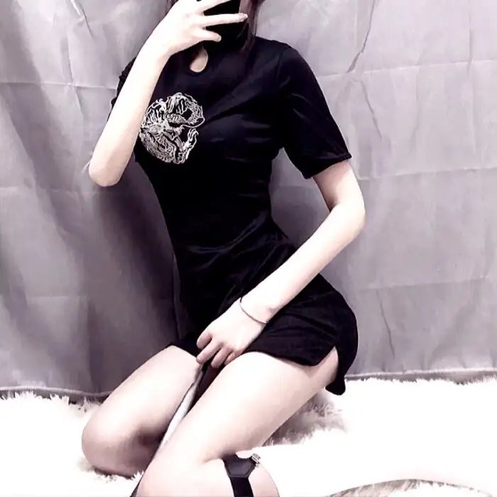 奸尸犯 海报
